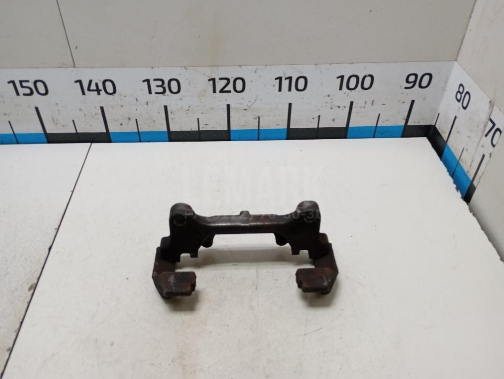 Скоба суппорта переднего для  Alfa Romeo Giulietta 2010-2020