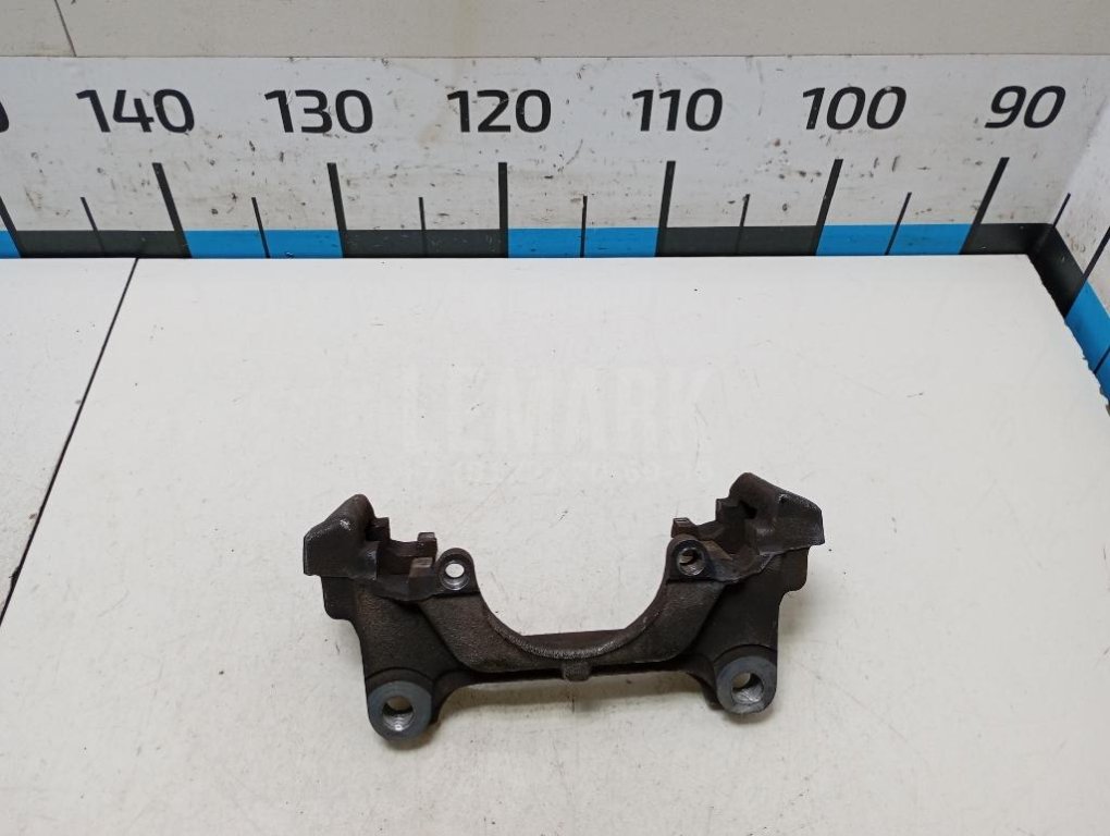 Скоба суппорта переднего для  Alfa Romeo Giulietta 2010-2020