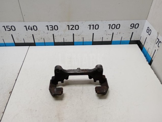 Скоба суппорта переднего