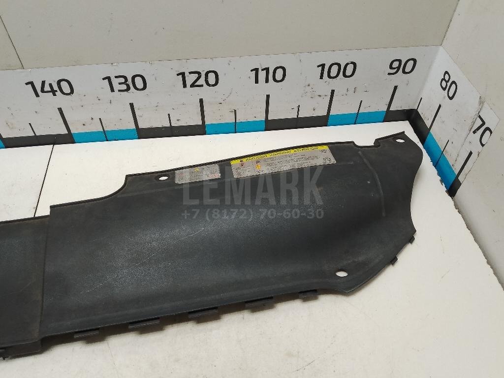 Кожух замка капота