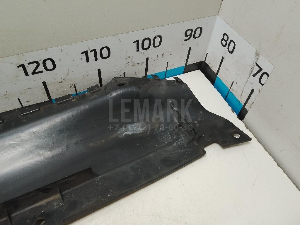 Кожух замка капота