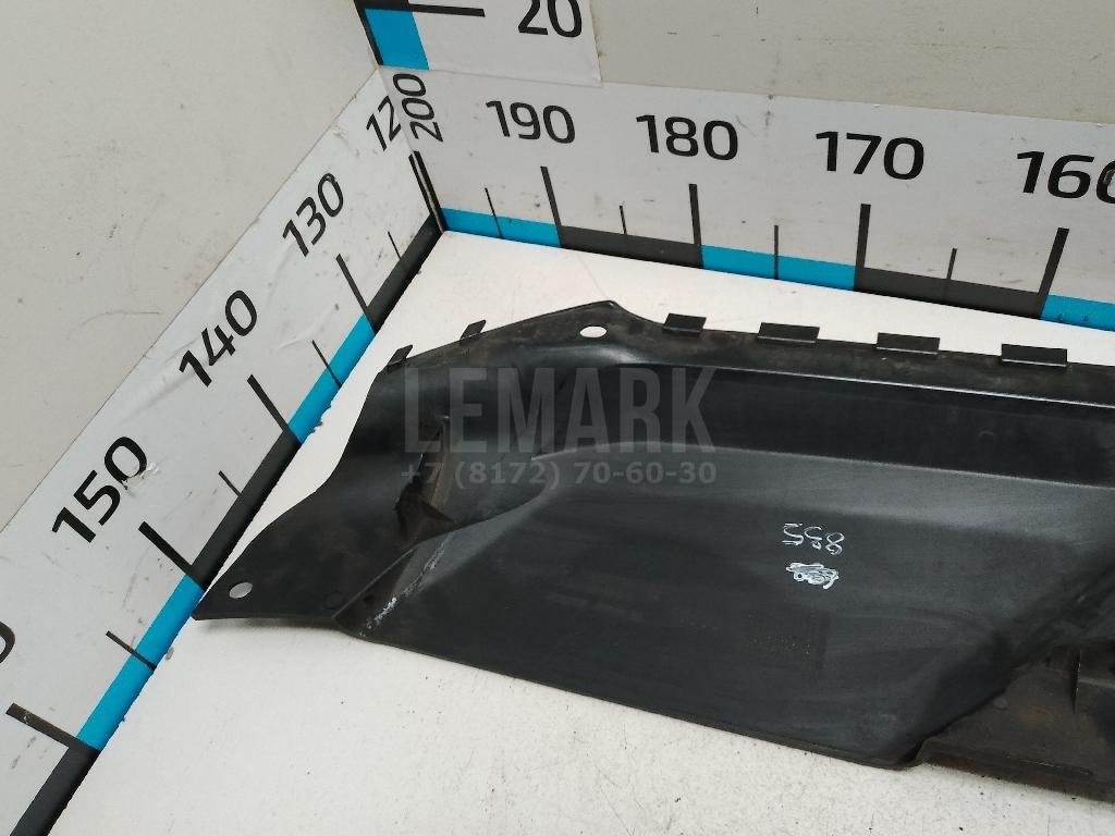 Кожух замка капота