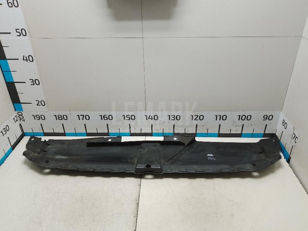 Кожух замка капота