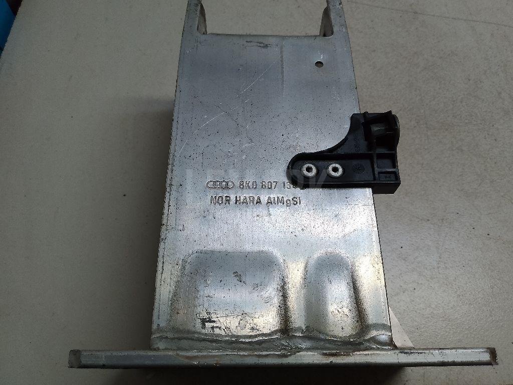 Кронштейн усилителя переднего бампера правый для  Audi A1 (8X) 2010-2018