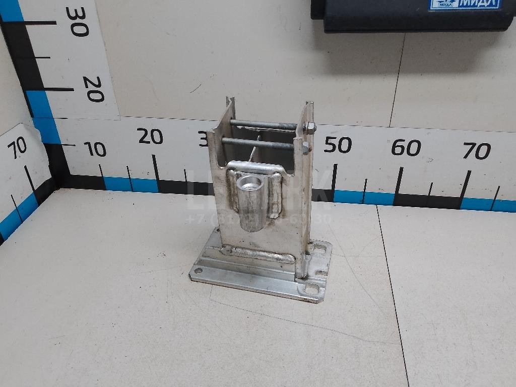 Кронштейн усилителя переднего бампера правый для  Audi A1 (8X) 2010-2018