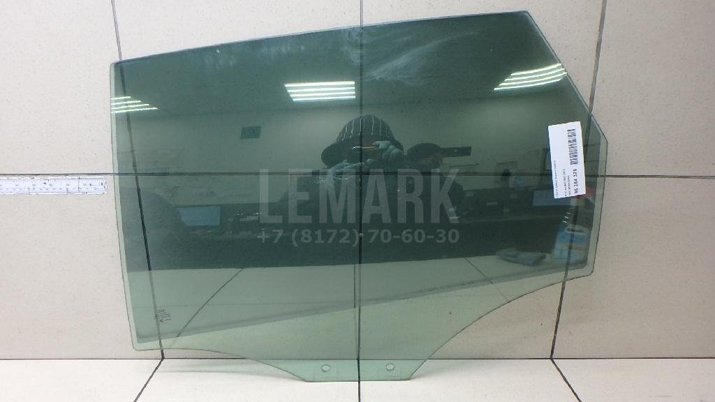 Стекло двери задней левой