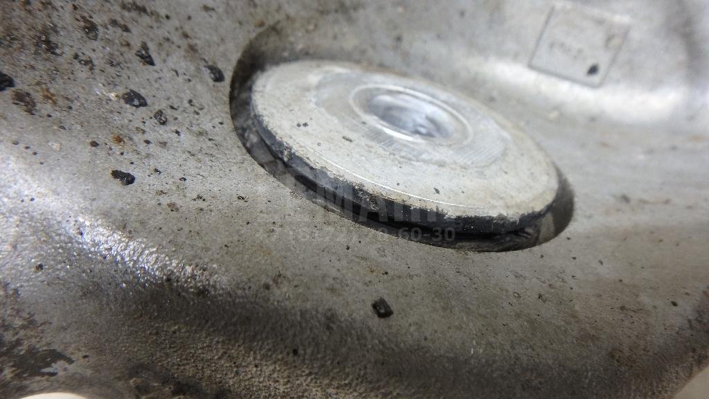 Кулак поворотный задний правый