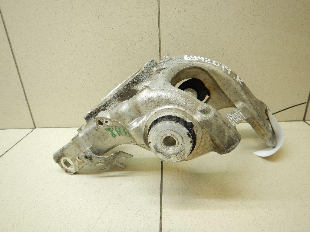 Кулак поворотный задний правый