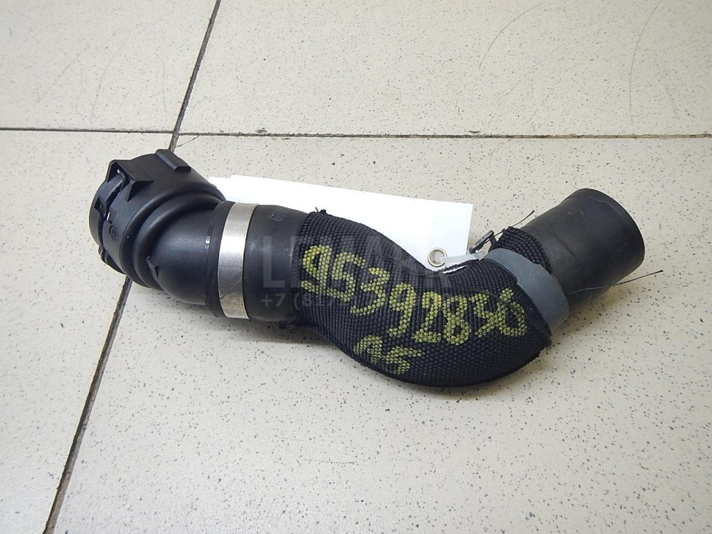 Патрубок радиатора