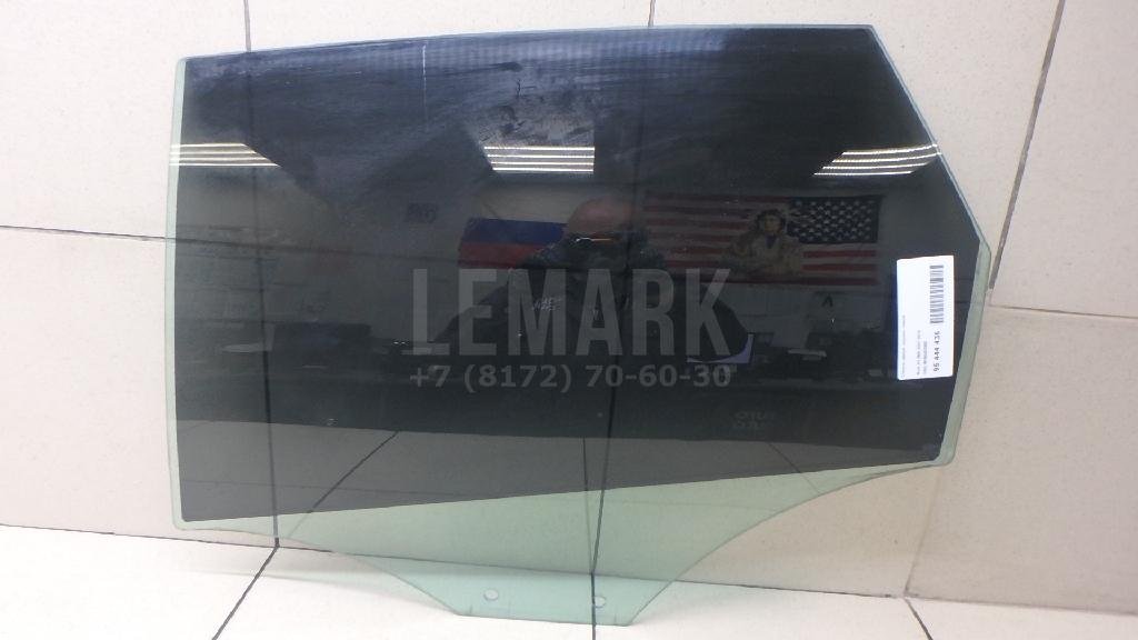 Стекло двери задней левой