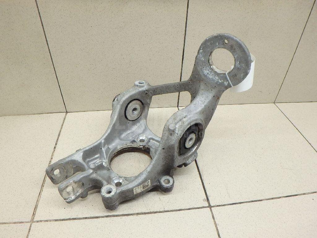 Кулак поворотный задний правый