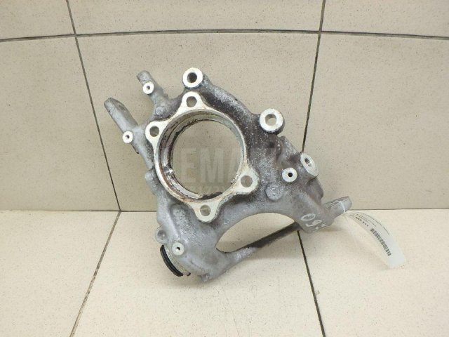 Кулак поворотный задний правый