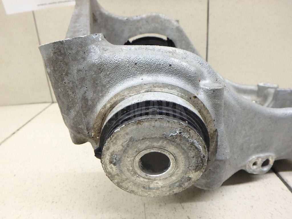 Кулак поворотный задний правый