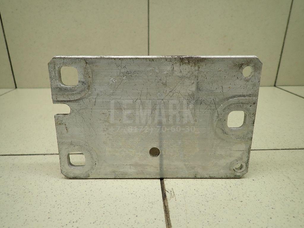 Кронштейн усилителя переднего бампера левый