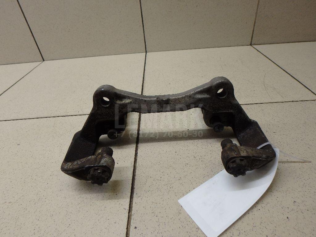 Скоба суппорта переднего