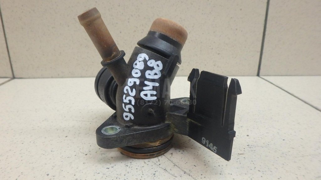 Фланец двигателя системы охлаждения