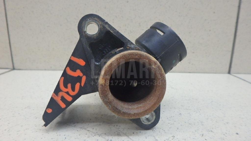 Фланец двигателя системы охлаждения