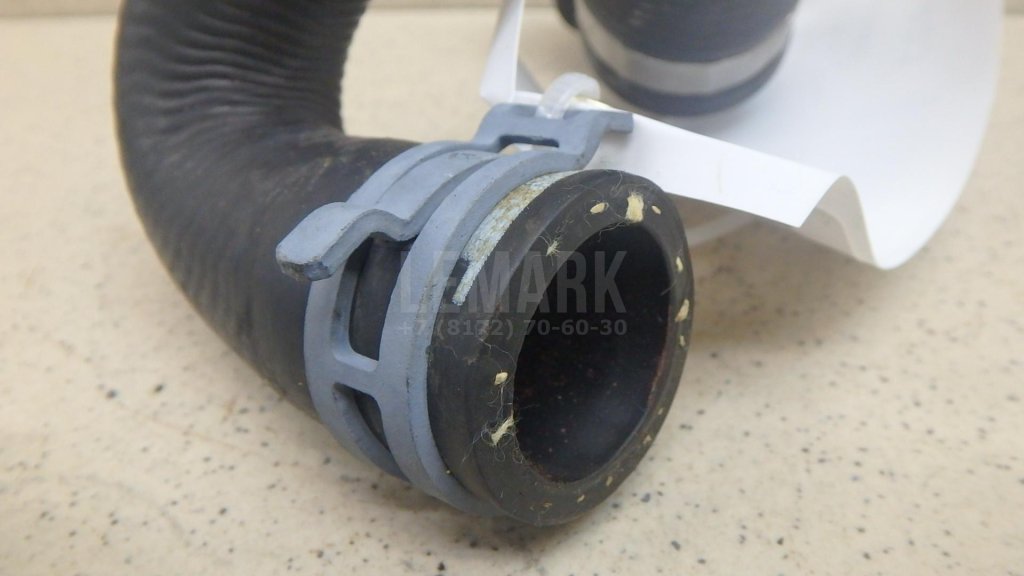 Патрубок отопителя