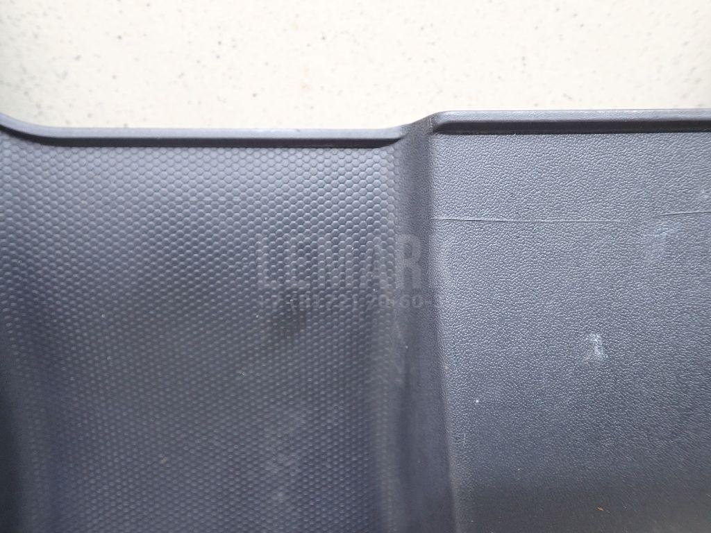 Кожух замка капота