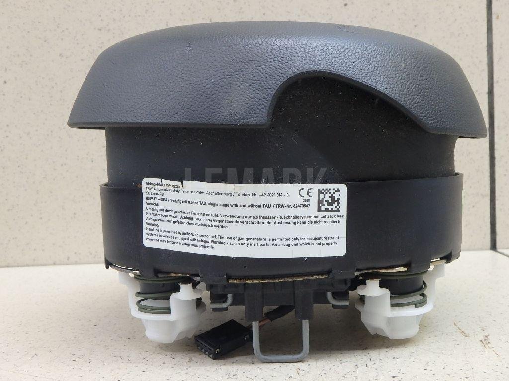 Подушка безопасности в рулевое колесо