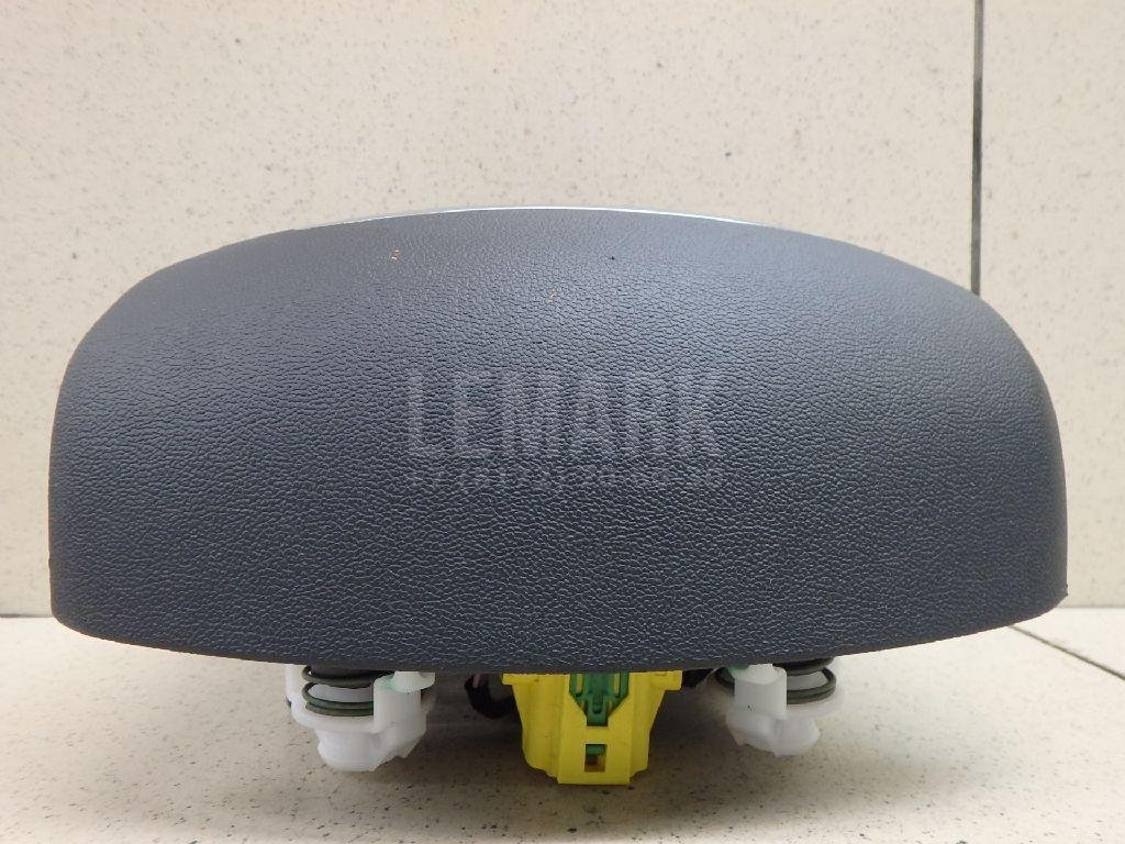 Подушка безопасности в рулевое колесо