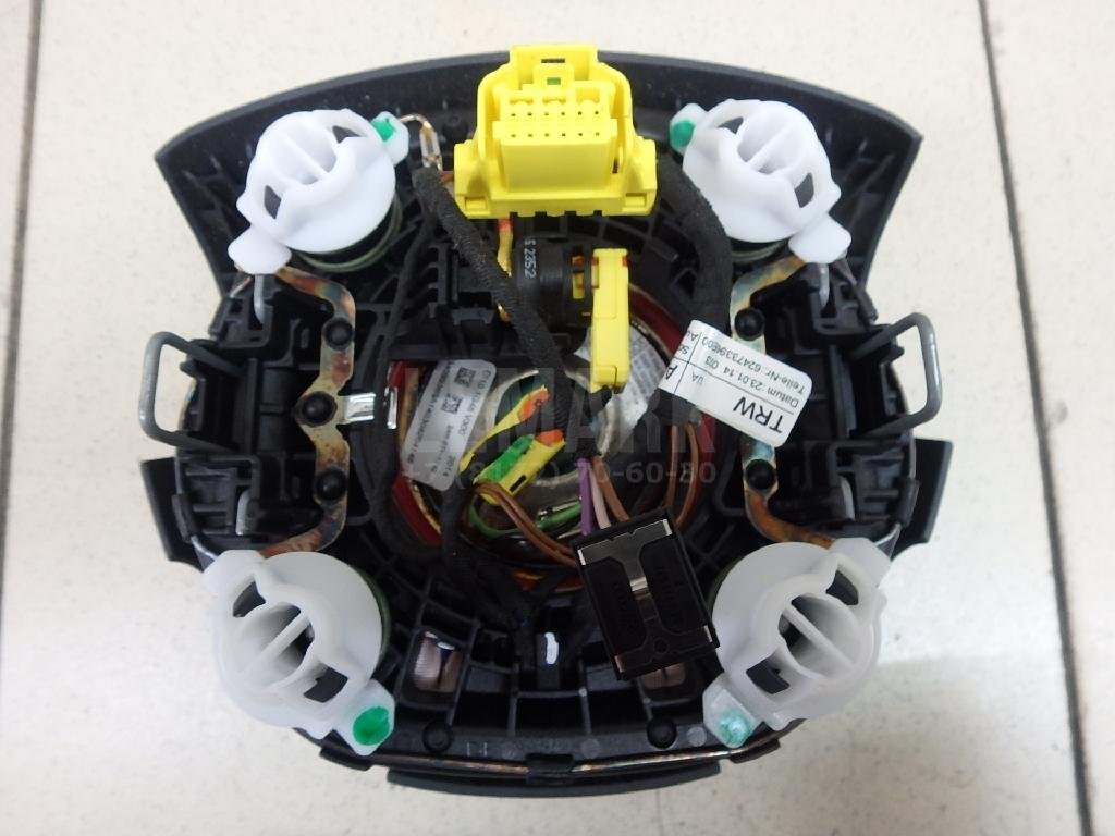 Подушка безопасности в рулевое колесо