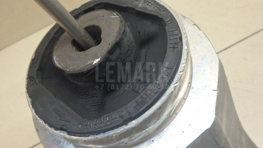 Рычаг передний нижний левый задний