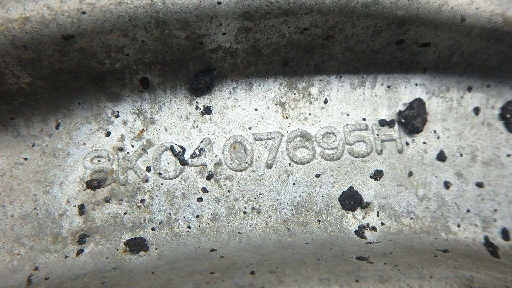 Рычаг передний нижний левый задний