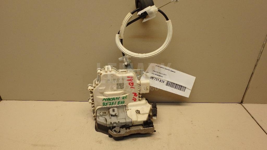 Замок двери задней правой