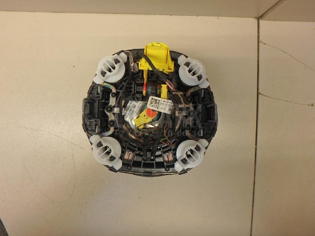 Подушка безопасности в рулевое колесо