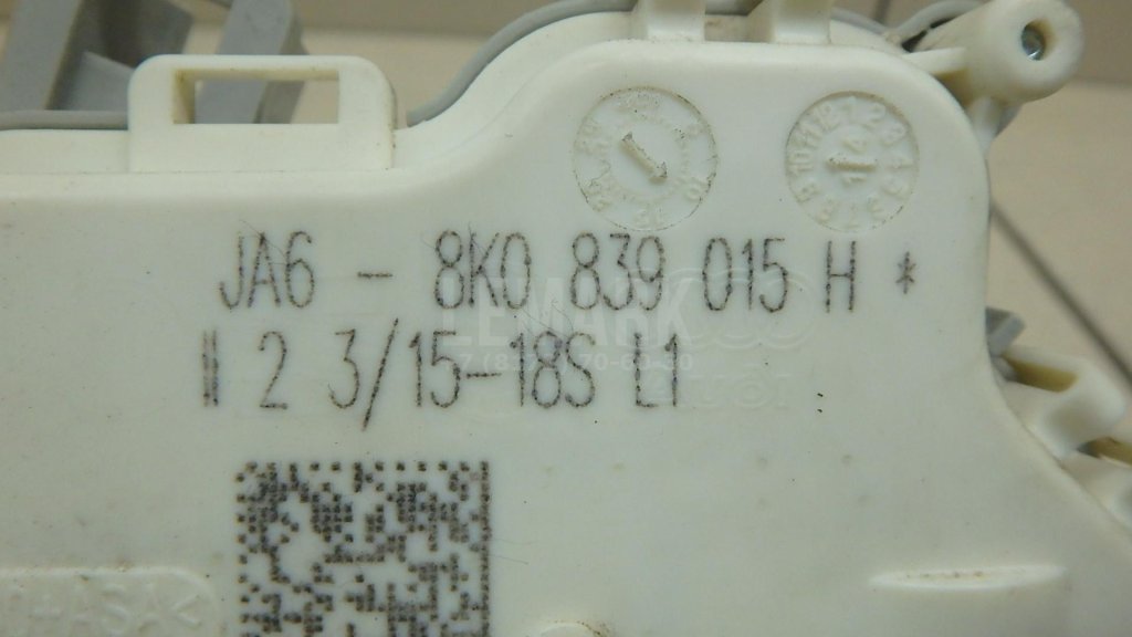 Замок двери задней левой