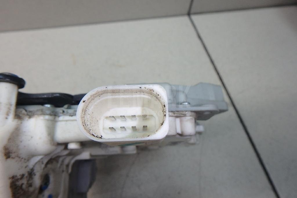 Замок двери задней левой