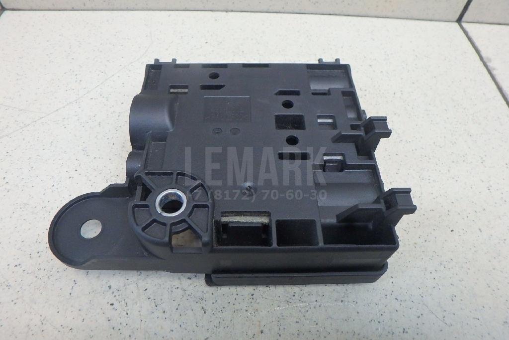 Клемма аккумулятора плюс