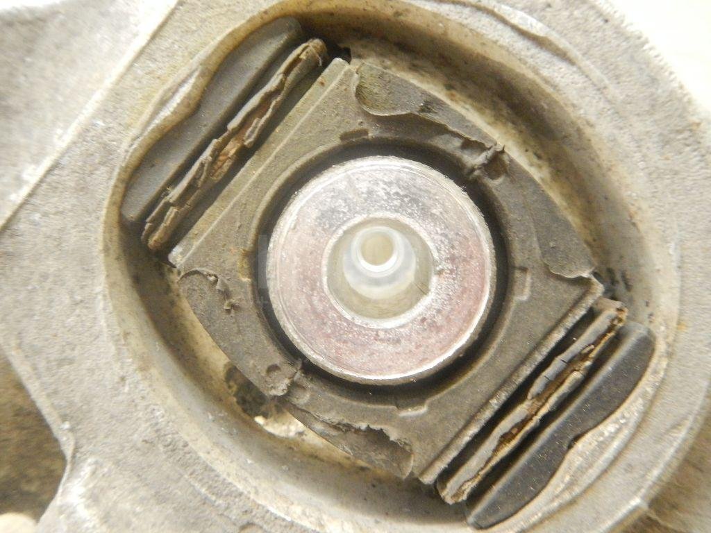 Кулак поворотный задний правый