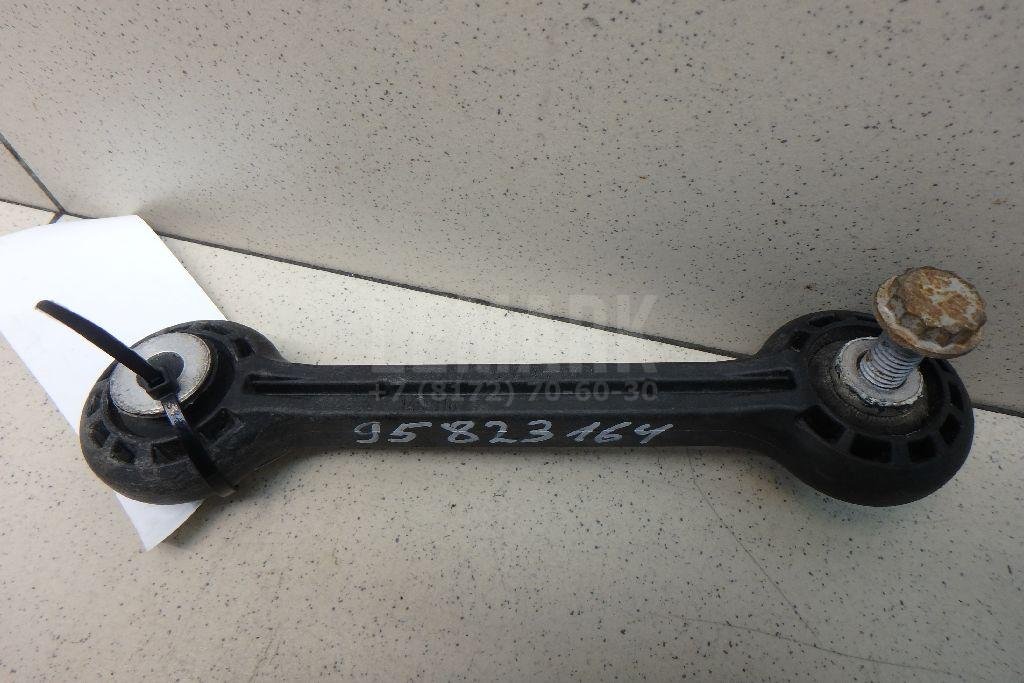 Стойка переднего стабилизатора