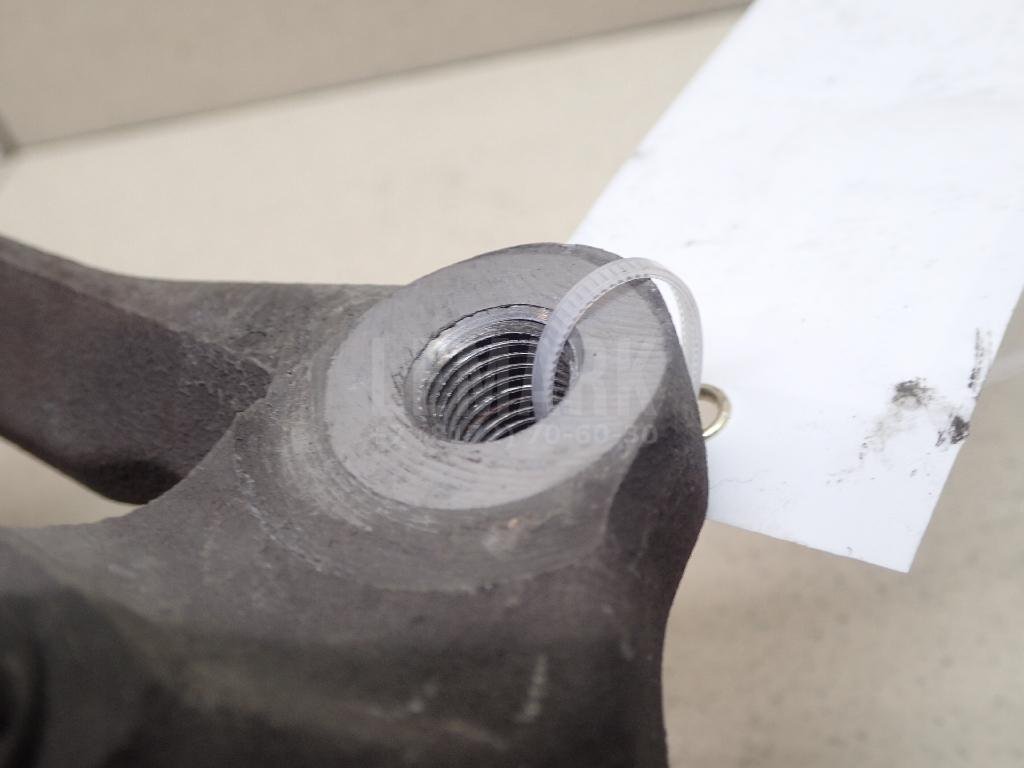 Скоба суппорта переднего