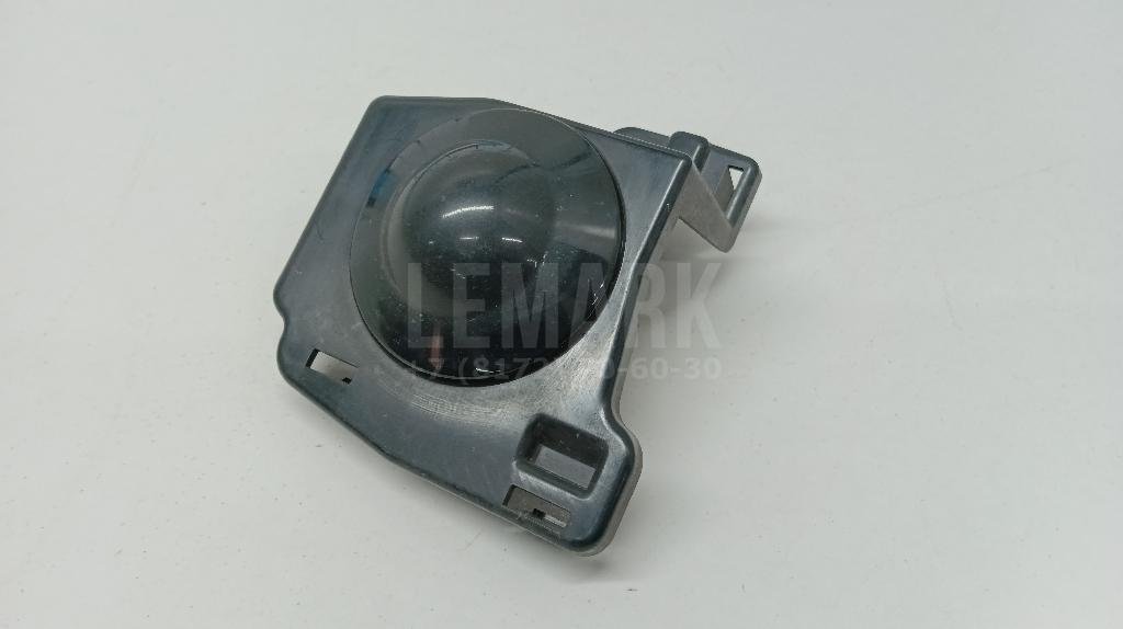 Заглушка бампера правая