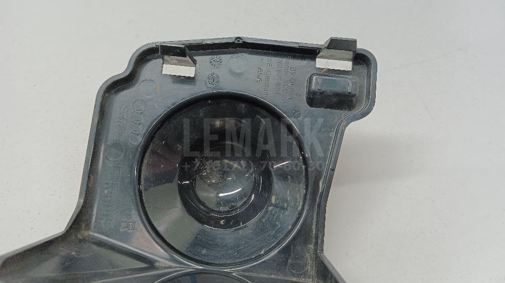 Заглушка бампера правая