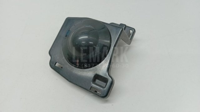 Заглушка бампера правая