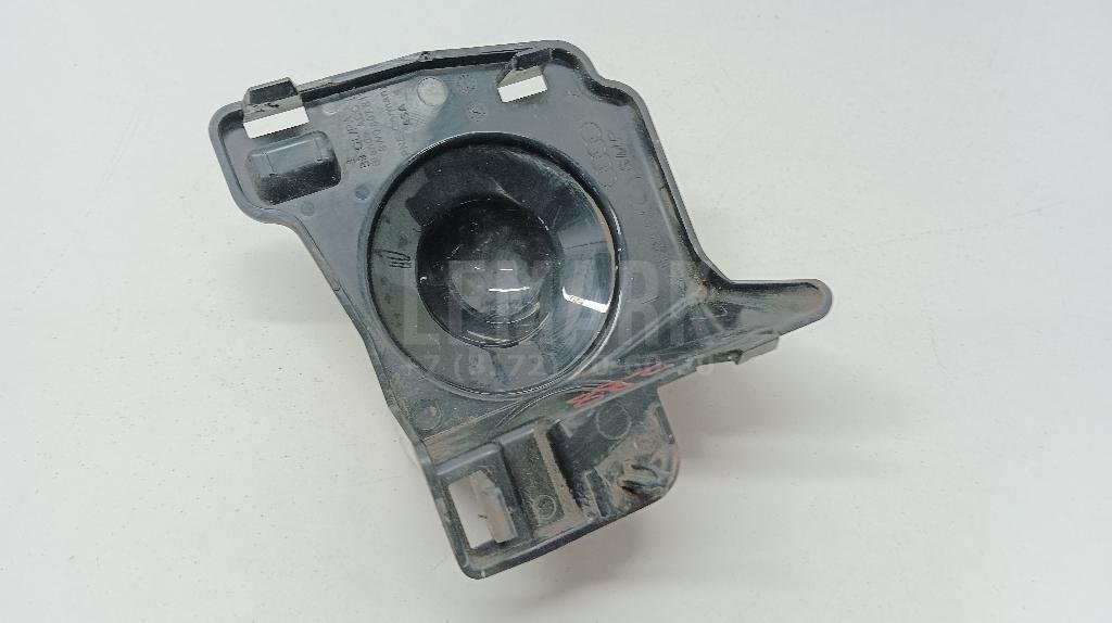 Заглушка бампера левая