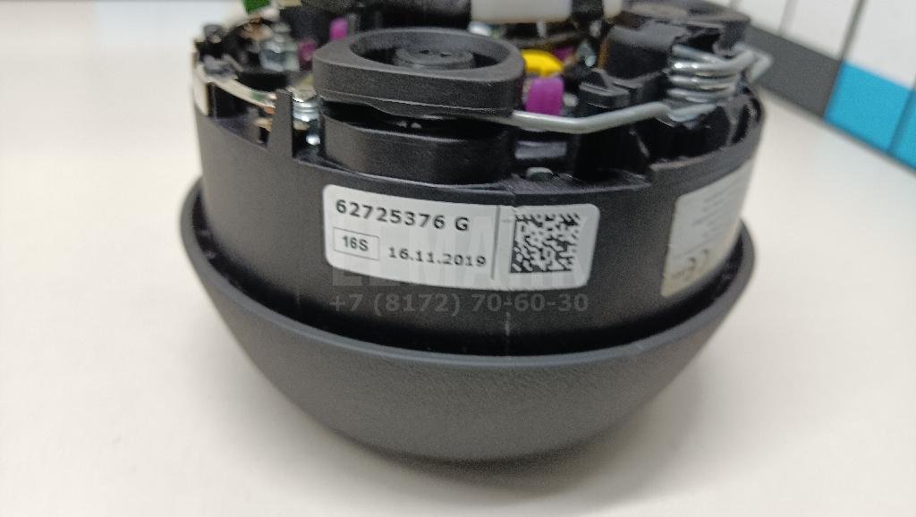 Подушка безопасности в рулевое колесо