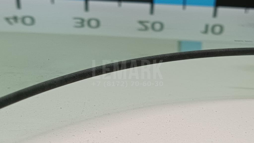 Стекло двери передней левой