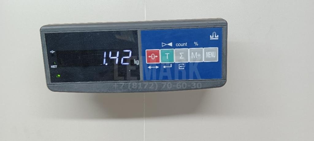 Петля крышки багажника