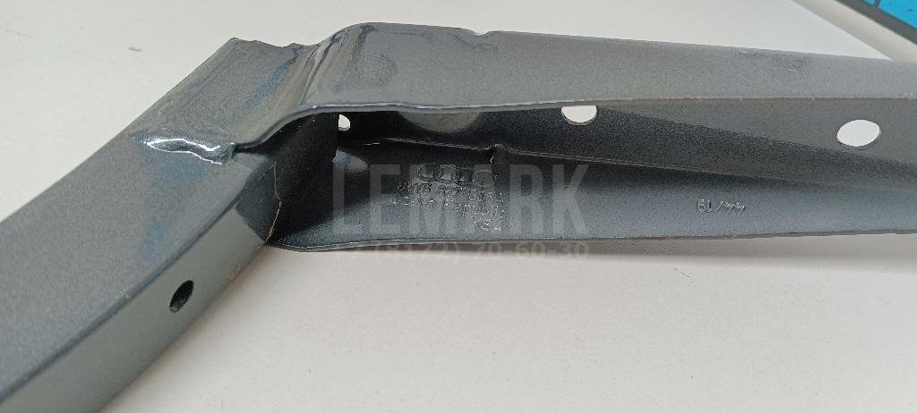 Петля крышки багажника