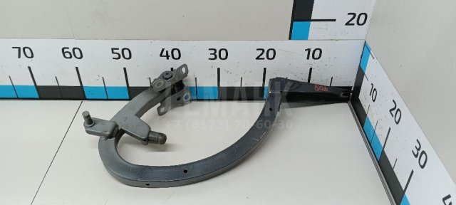 Петля крышки багажника