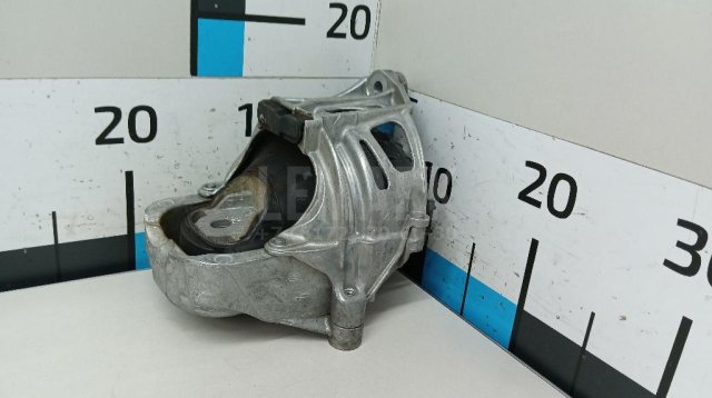 Опора двигателя левая