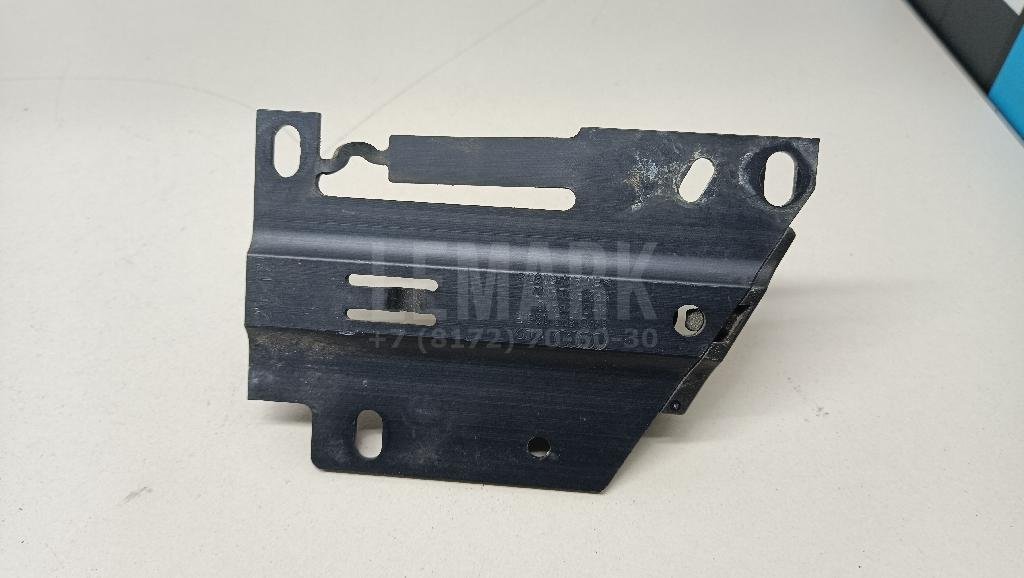 Ответная часть замка капота