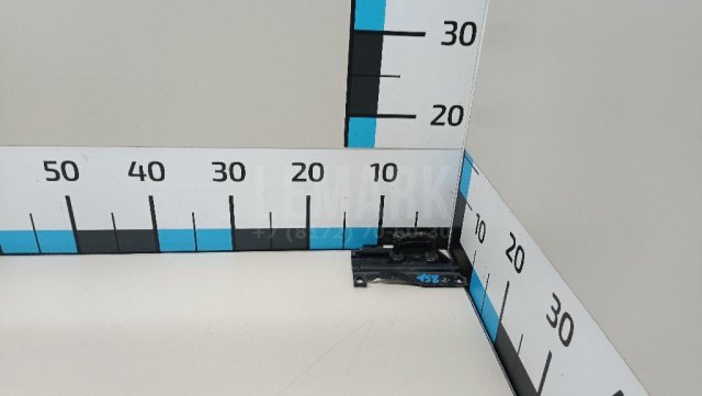 Ответная часть замка капота