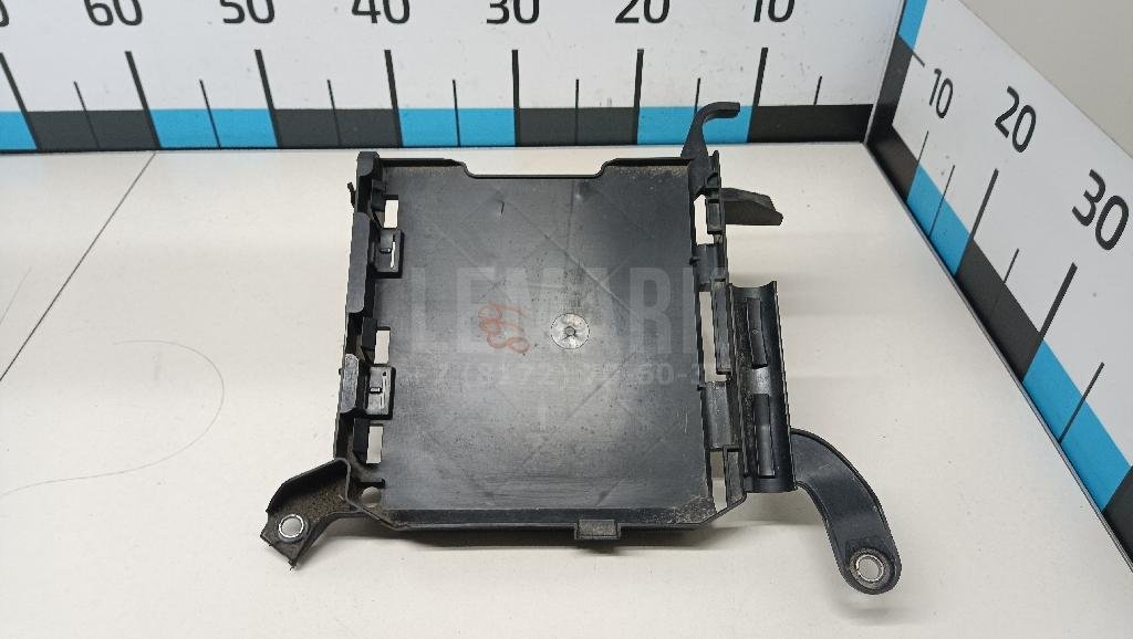 Кронштейн блока управления двигателем