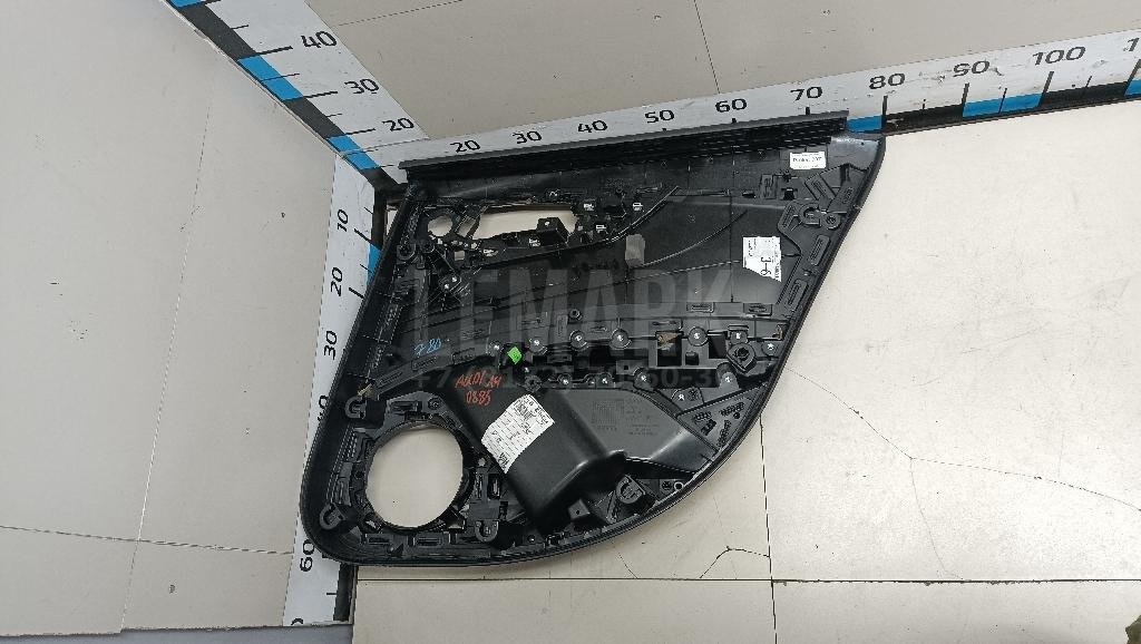 Обшивка двери задней левой